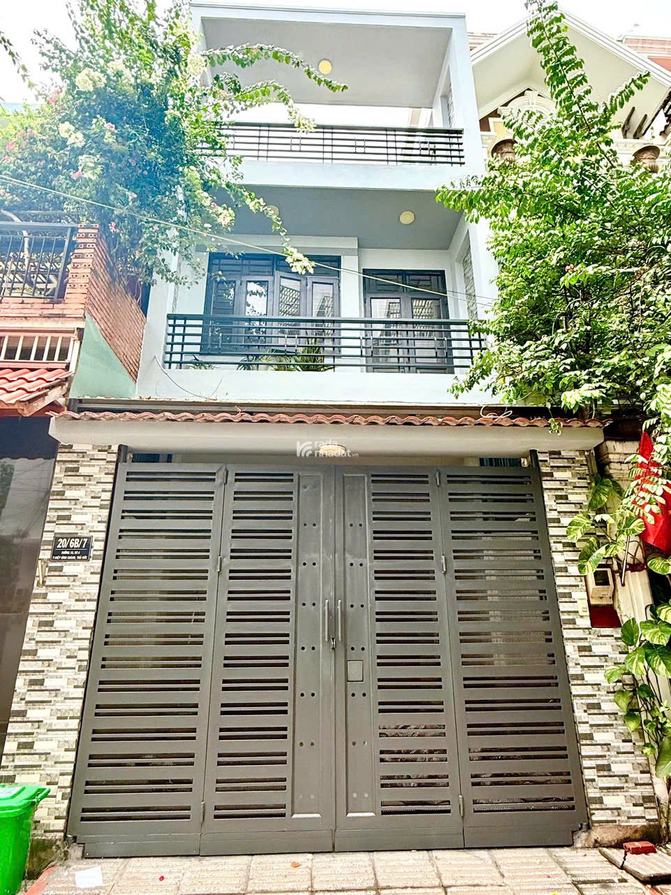 CHO THUÊ NHÀ HẺM XE TẢI KHU GIGAMALL, 1 TRỆT 2 LẦU, 3PN, SÂN XE HƠI, 20TR.