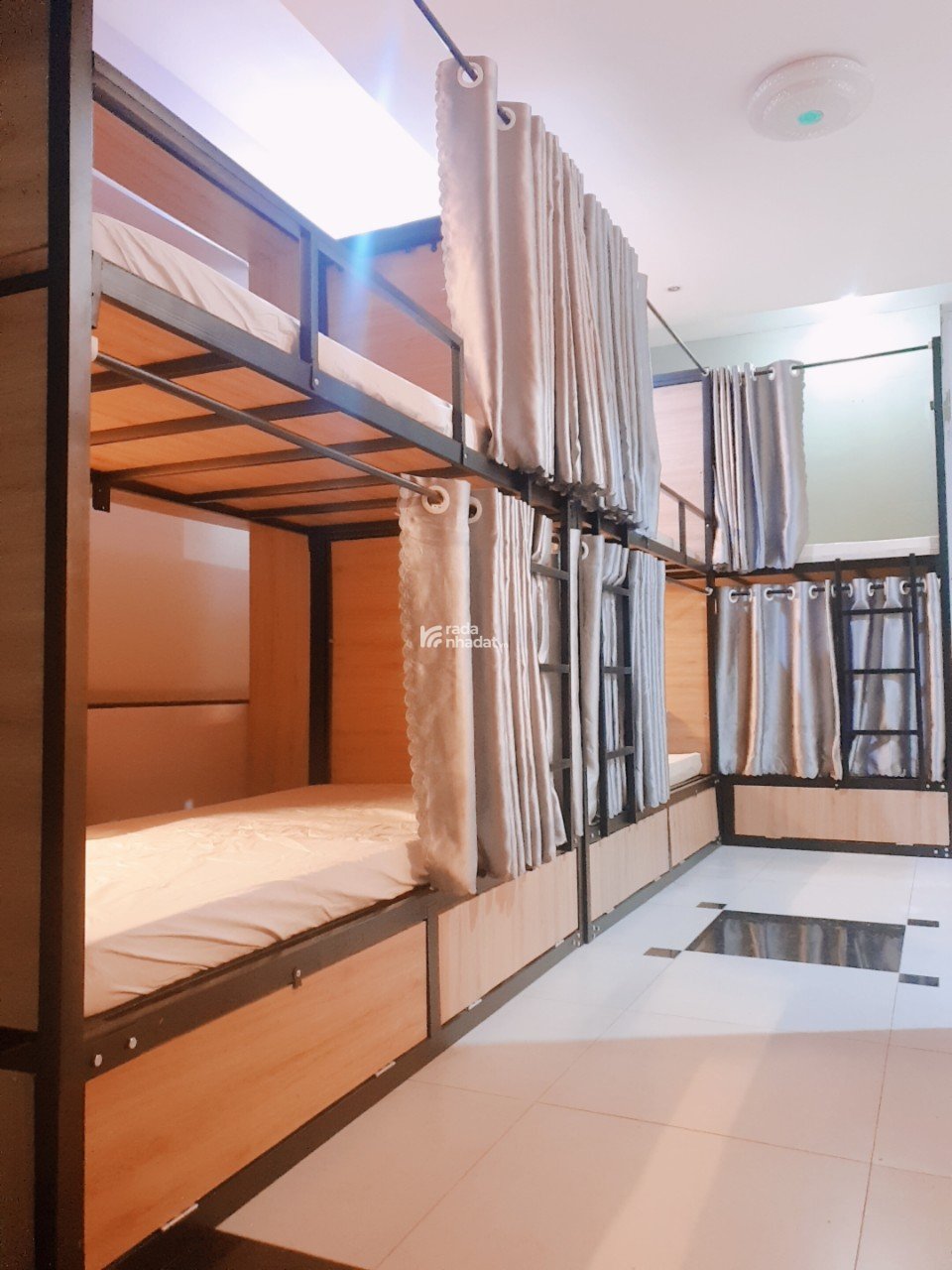 Chốt deal chiếc giường KTX cao cấp giữa lòng Quận 10. BAO Tất tần tật