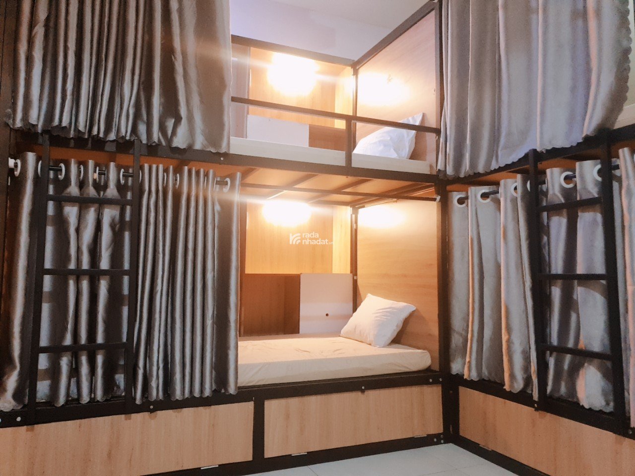 Chốt deal chiếc giường KTX cao cấp giữa lòng Quận 10. BAO Tất tần tật