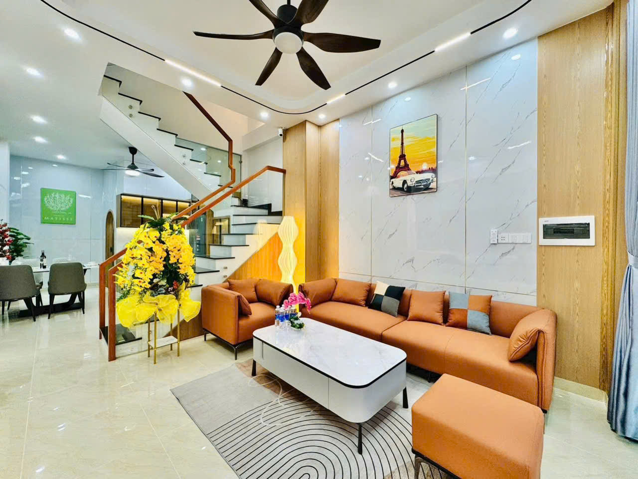 Bán nhà sổ hồng diện tích 60,2m2 giá 3tỷ3 đường Chu Văn An phường 26 quận Bình Thạnh