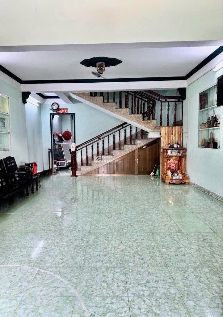 Bán gấp nhà đường số 1, phường 15, Gò Vấp 50m2, hẻm xe hơi, sổ hồng riêng sang tên ngay