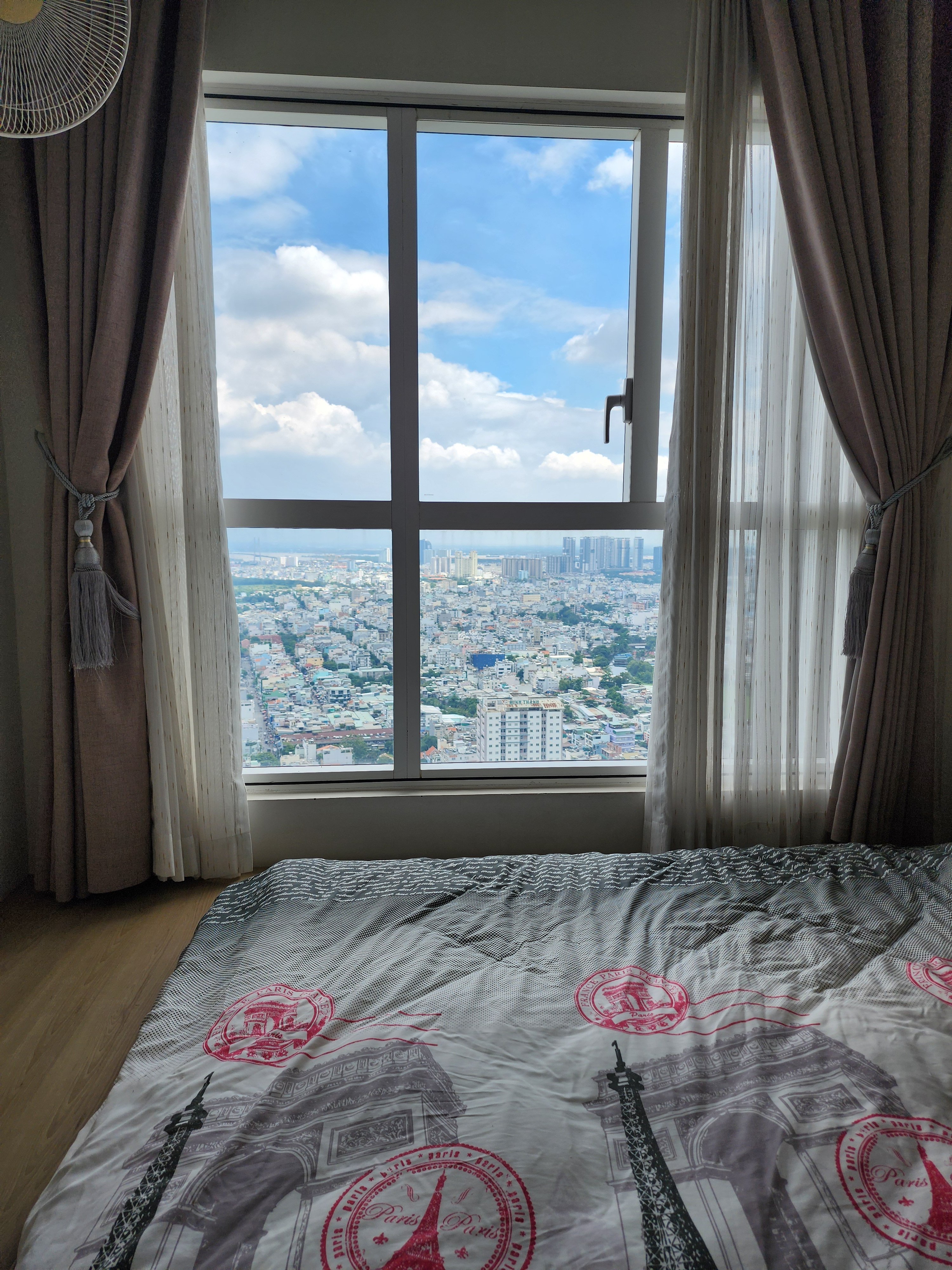 Chính chủ cho thuê căn hộ 3PN Sunrise City View 