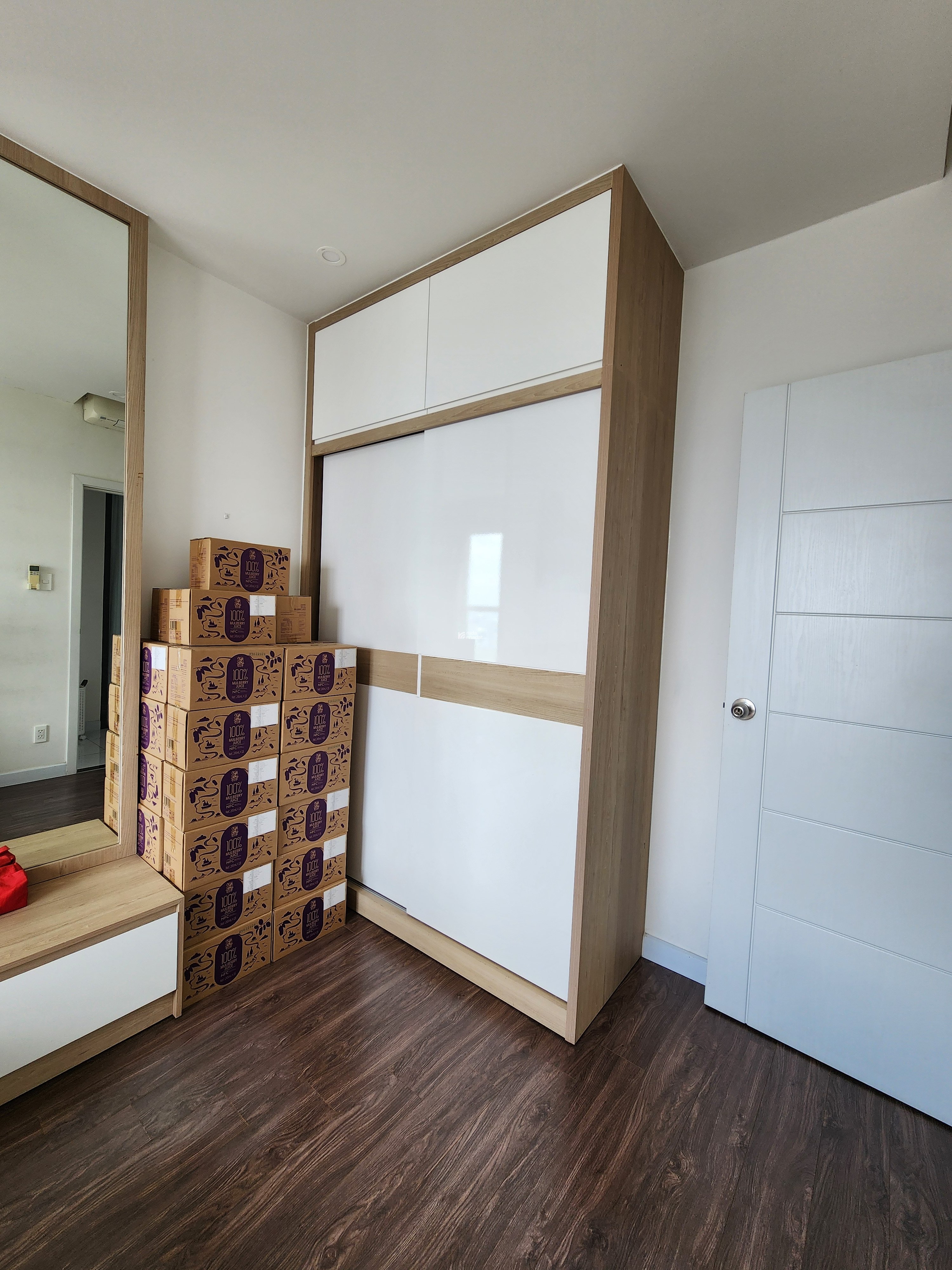 Chính chủ cho thuê căn hộ 3PN Sunrise City View 