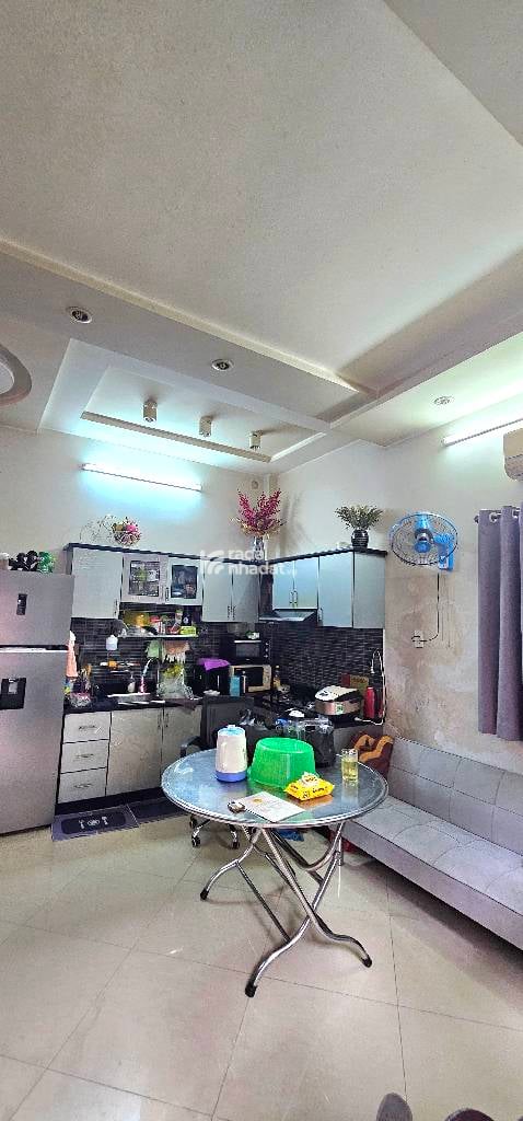 BÁN NHÀ NGAY CHỢ PHÚ LÂM - CÁCH MT 1 CĂN - NHÀ 4 TẦNG KIÊN CỐ - NỞ HẬU 