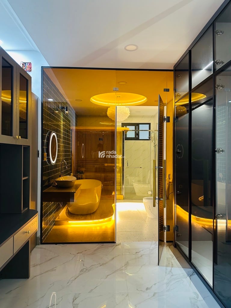 Bán nhà riêng 4 tầng ngang 6m5 , đẹp mê , nội thất cao cấp lung linh 