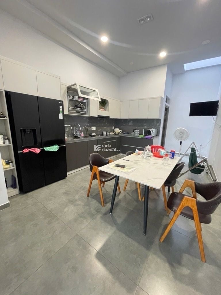 NGAY P.TÂN SƠN NHÌ - Ô TÔ NGỦ TRONG NHÀ - SHR VUÔNG VỨC A4 