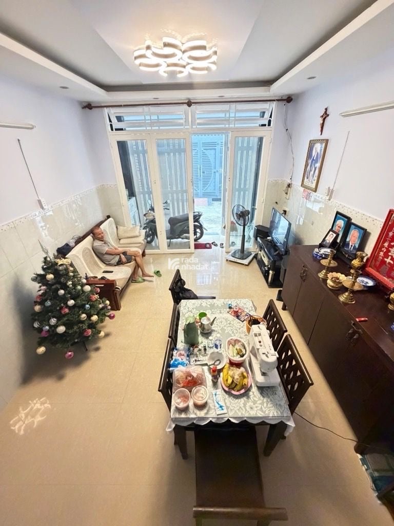 NGAY P.TÂN SƠN NHÌ - Ô TÔ NGỦ TRONG NHÀ - SHR VUÔNG VỨC A4 