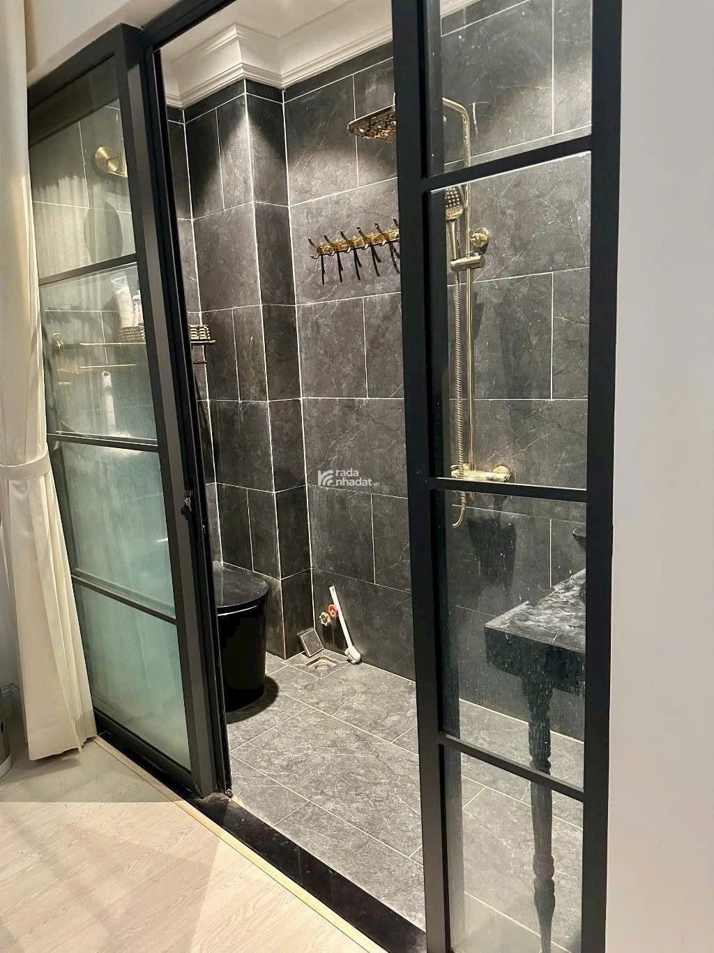 Bán nhà 5 tầng đẹp như biệt thự tại đường Võ Thị Nhờ, phường Tân Thuận Đông, Quận 7 – Chỉ 10.6 Tỷ