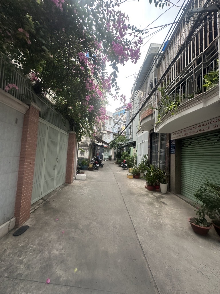 HẺM XE HƠI 4 CHỖ TỚI NHÀ - HOÀNG VĂN THỤ-PHƯỜNG 4 TÂN BÌNH - KHU VIP GẦN SÂN BAY - NHÀ 4 TẦNG