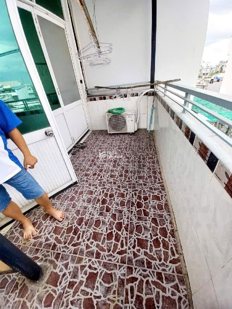72.1m2 - Giá 5 tỷ - Ngang 8m - 5PN - Căn góc đường Huỳnh Tấn Phát, Q7