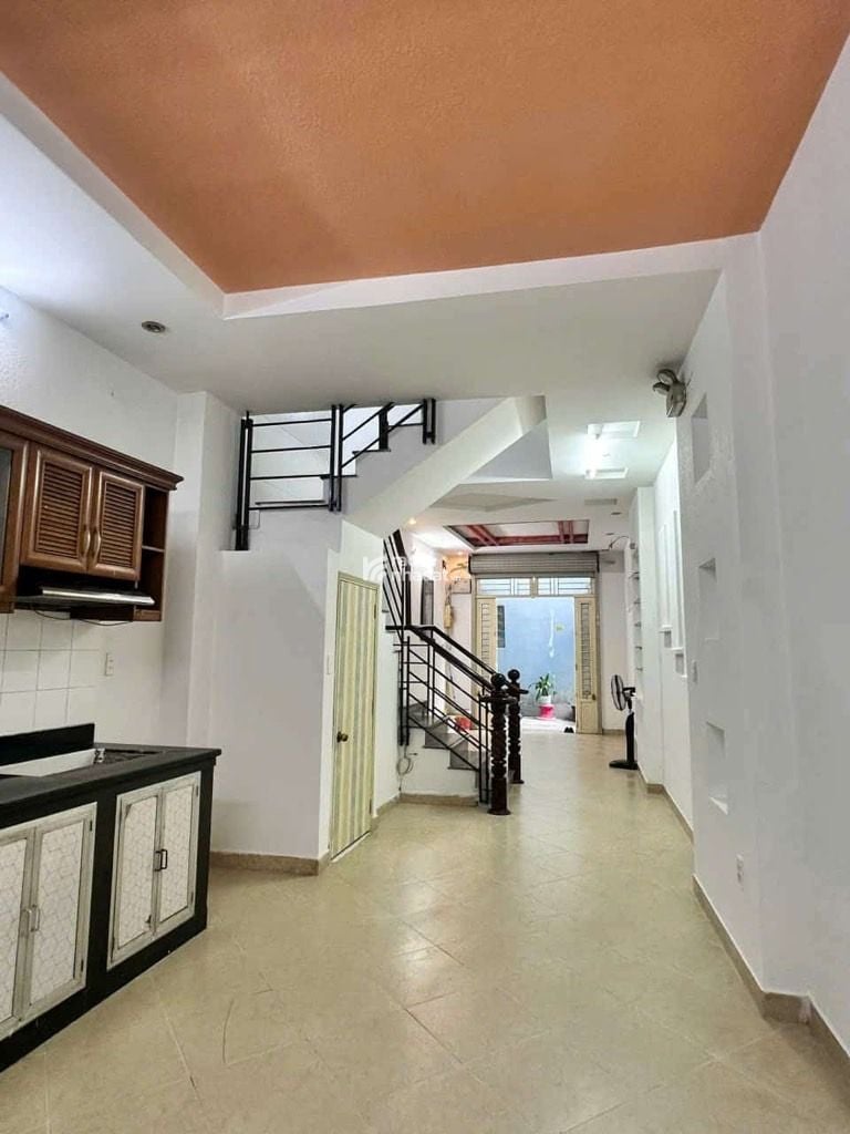 NGAY NHÀ GA T3, GẦN MT LÊ VĂN HUÂN, TÂN BÌNH, 44M2 CÓ KC Ở NGAY. GIẢM 350TR CHỈ 7.8T 