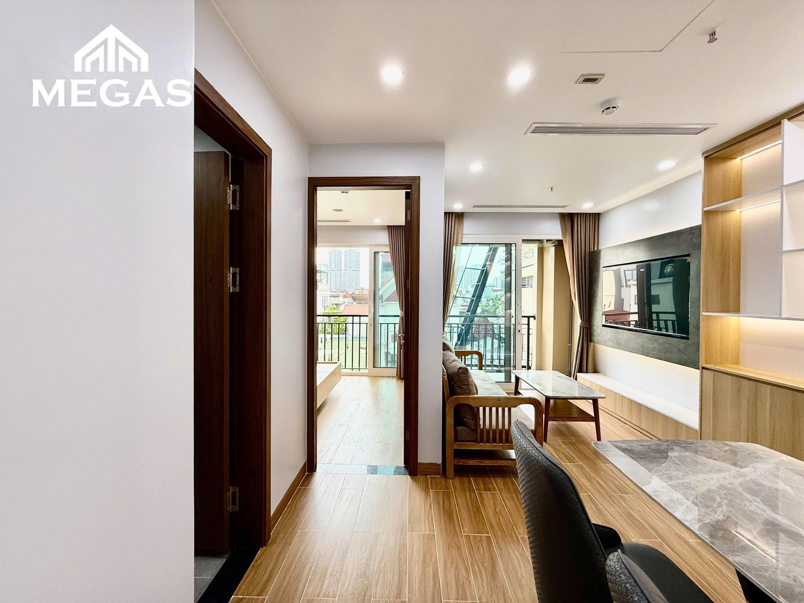 CHO THUÊ CĂN HỘ 1PN 50M2 CAO CẤP TẠI 445 LẠC LONG QUÂN NGAY HỒ TÂY 5P ĐI BỘ