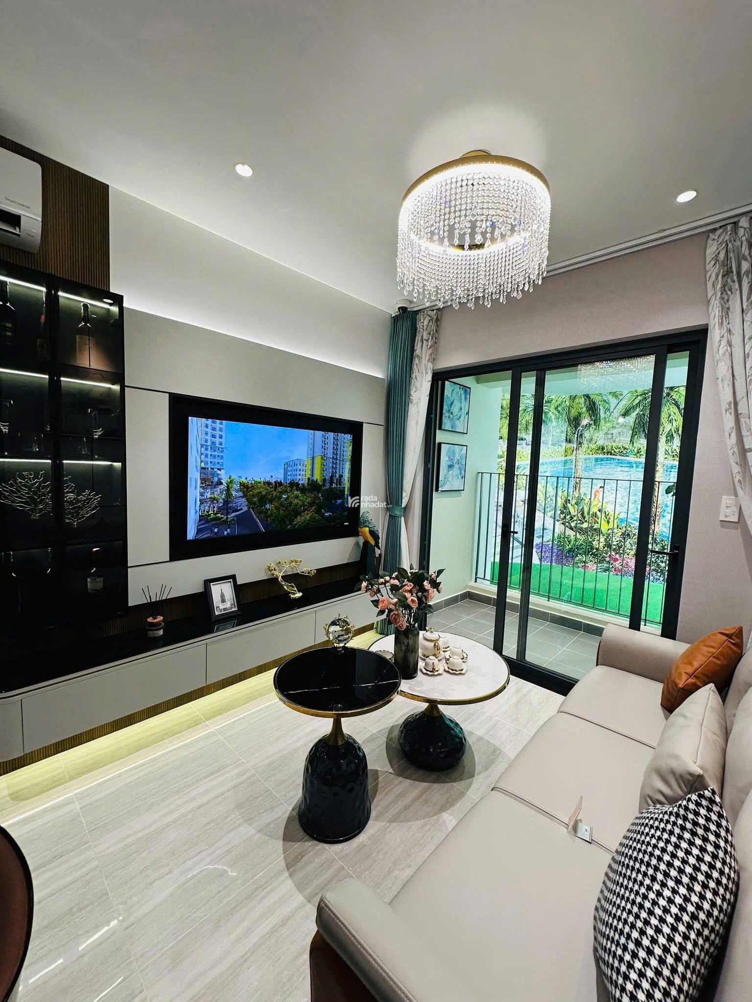 Vốn 800tr nhận ngay 2pn block thương mại sẵn hđ thuê 14tr ngay ga metro đhqg