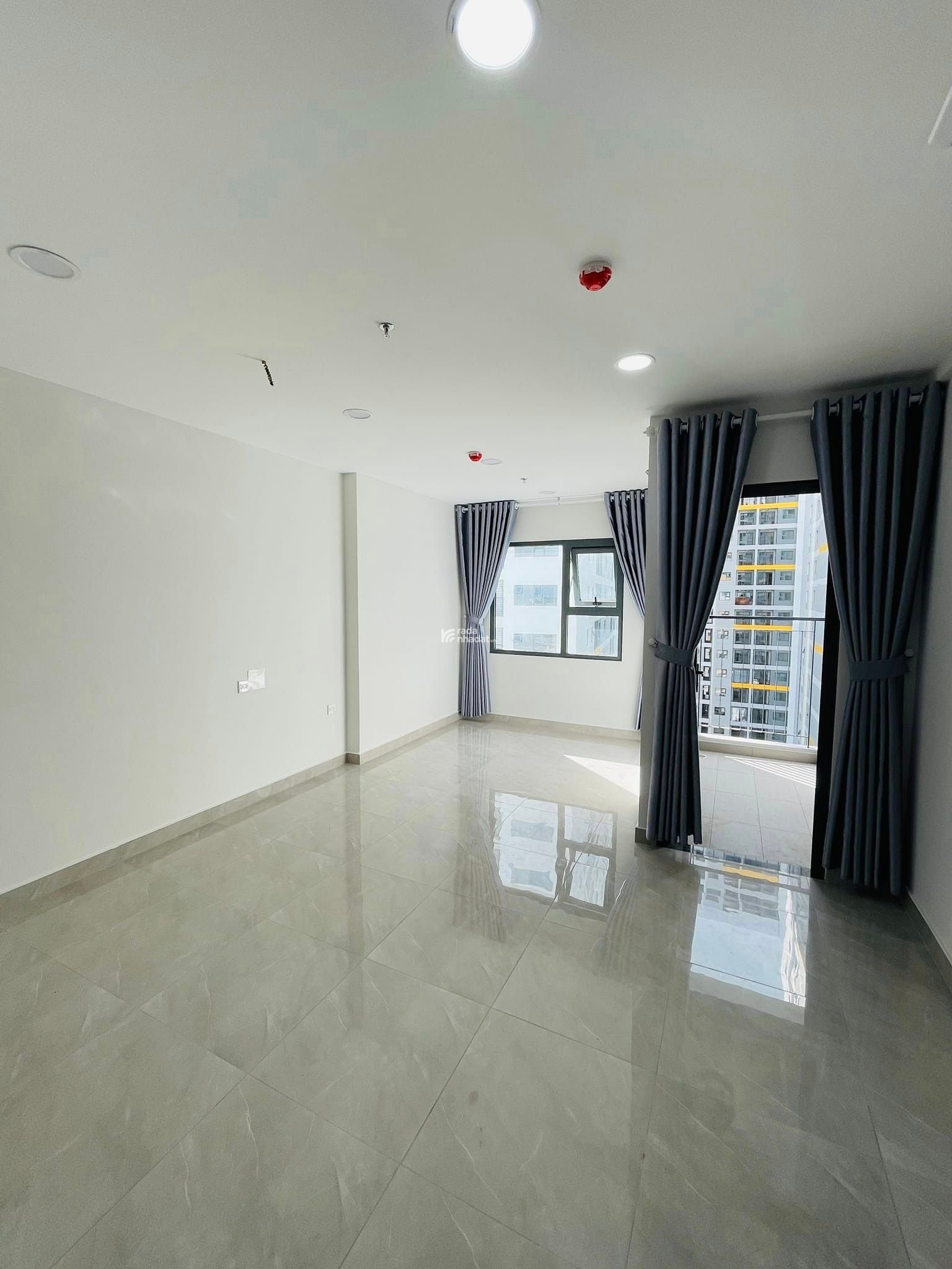 Cho thuê căn hộ cao cấp loại 3 PN 110m2, 135m2 đầy đủ nội thất tại The Legacy - Lê Văn Thiêm