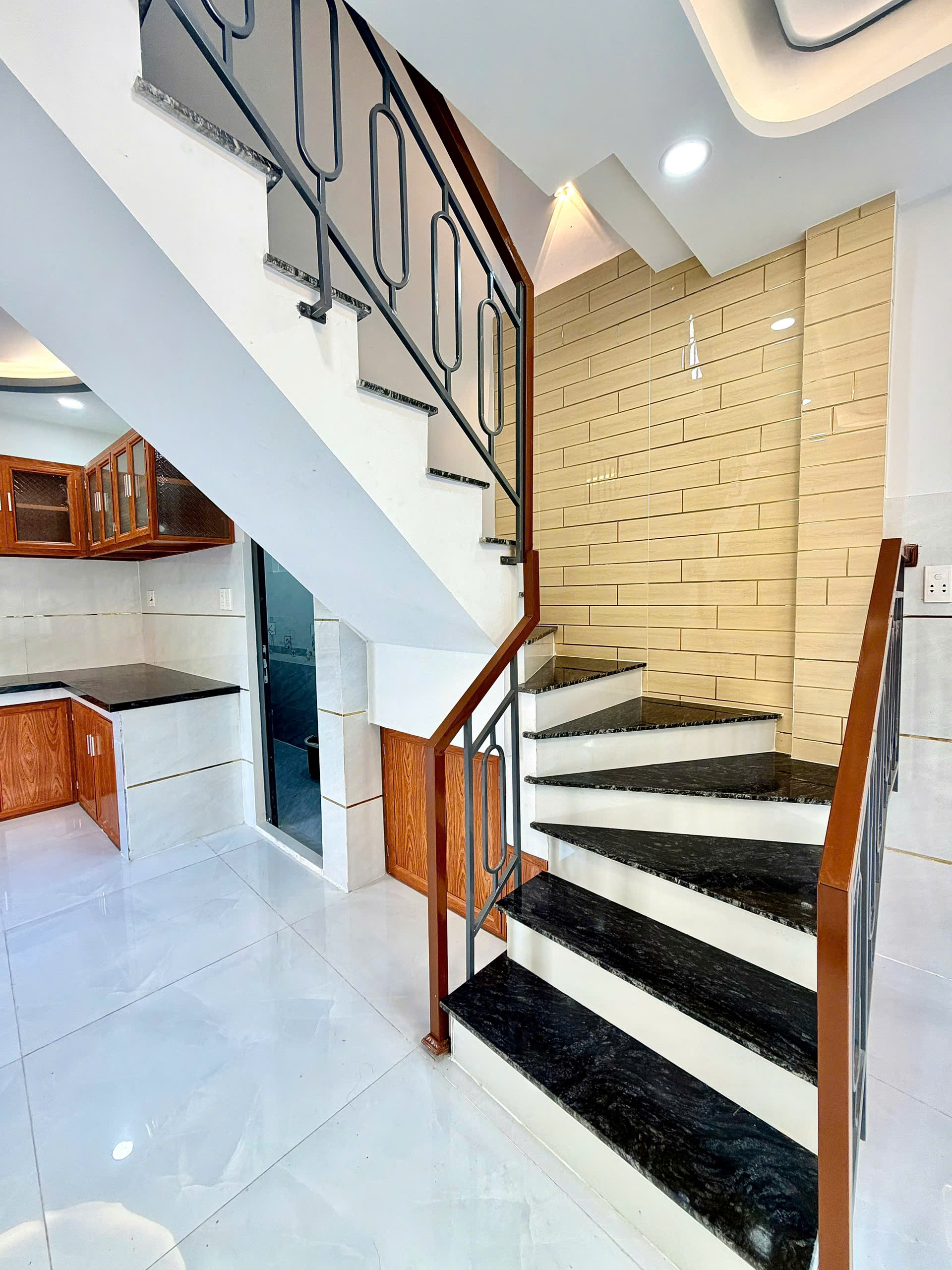 NHÀ HƯƠNG LỘ 2 , PHƯỜNG BÌNH TRỊ ĐÔNG , BÌNH TÂN CHỈ 33M2 CHỈ HƠN 2 TỶ