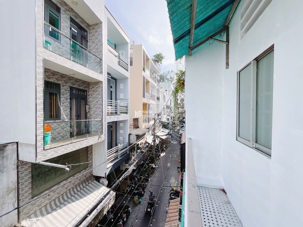 NHÀ HẺM XE HƠI PHỐ ẨM THỰC HỒ THỊ KỶ - 30M RA MẶT TIỀN - 3 TẦNG - KINH DOANH NGON HƠN MẶT TIỀN