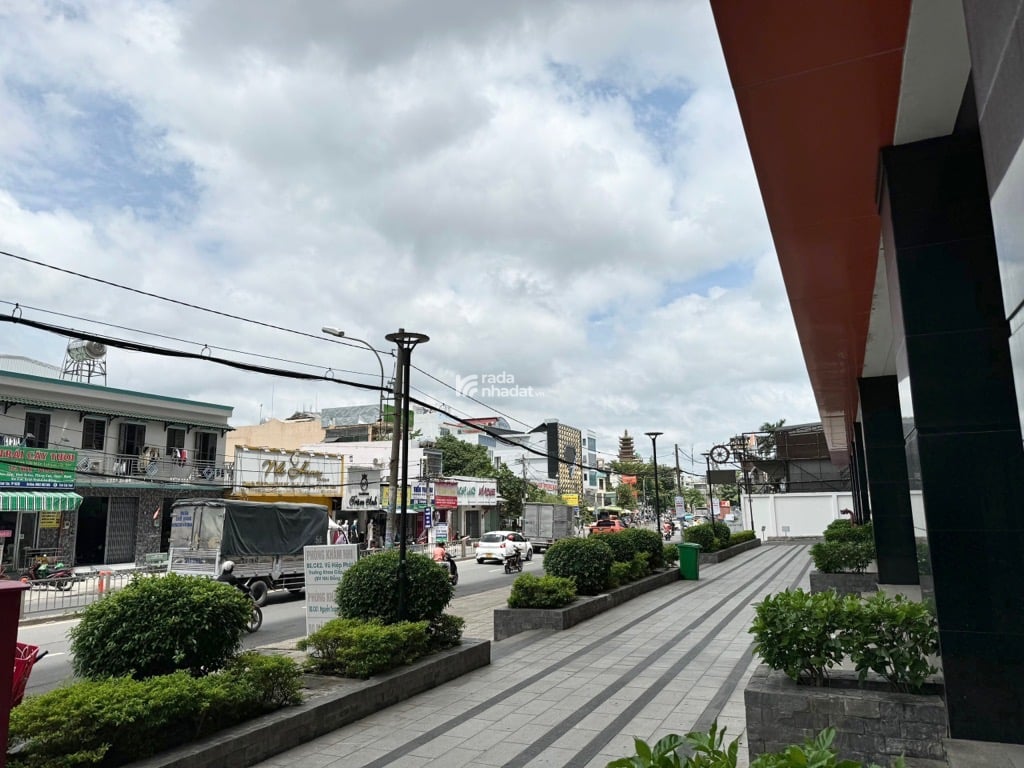 BÁN SHOPHOUSE MOONLIGHT PARK VIEW 131M2 GIÁ 9 TỶ MẶT TIỀN KHU TÊN LỬA VỊ TRÍ SIÊU ĐẮC ĐỊA