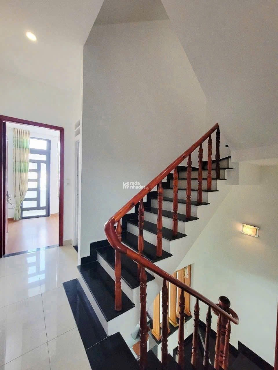 Nhà đẹp giá siêu rẻ ngay Lâm Văn Bền, Quận 7, 4PN 4WC, SHR hoàn công đủ giá 3 tỷ 250 TL