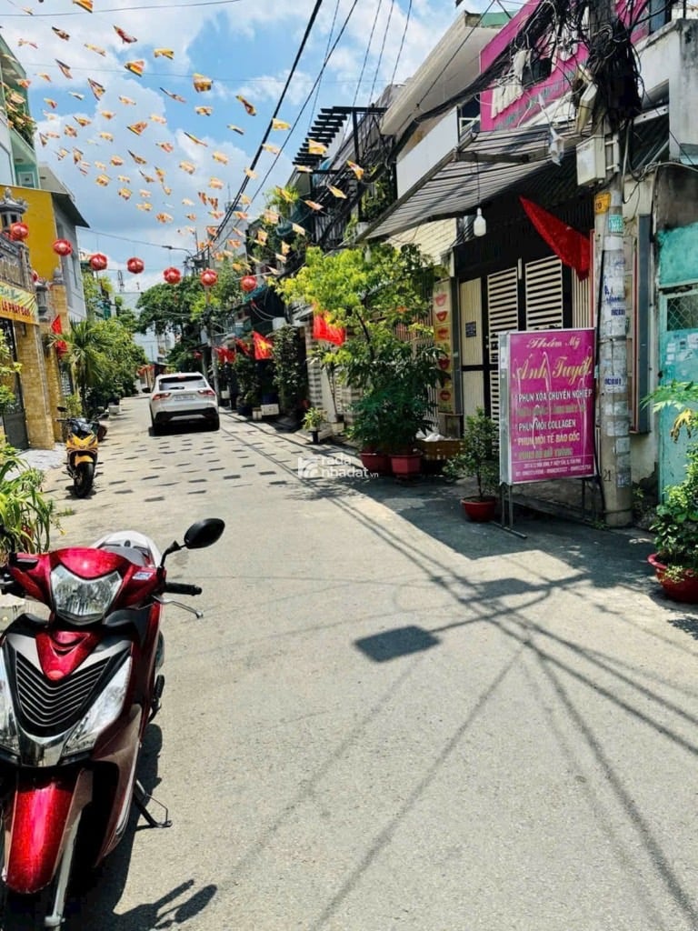 BÁN NHÀ HÒA BÌNH TÂN PHÚ 70M2 6.X TỶ HẺM 7M Ô TÔ NGỦ TRONG NHÀ 