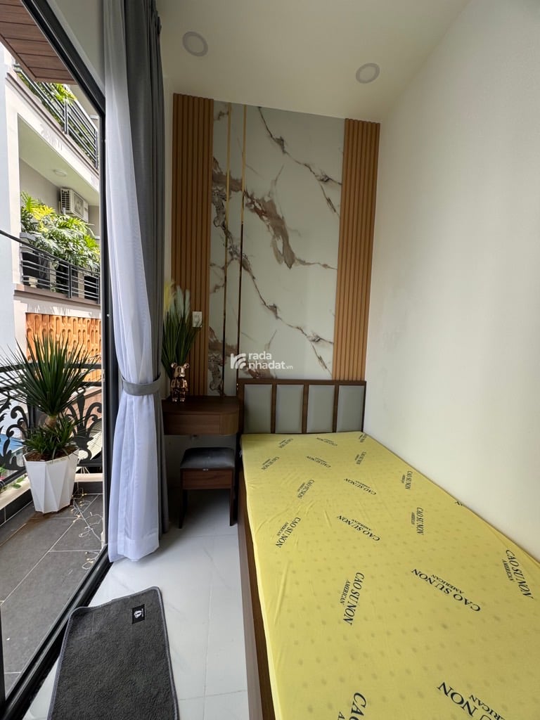 HẺM XE HƠI SÁT VÁCH. HOÀNG HOA THÁM, PHÚ NHUẬN, 3 TẦNG MỚI Ở NGAY. GIẢM 750TR CHỈ 4T TL 