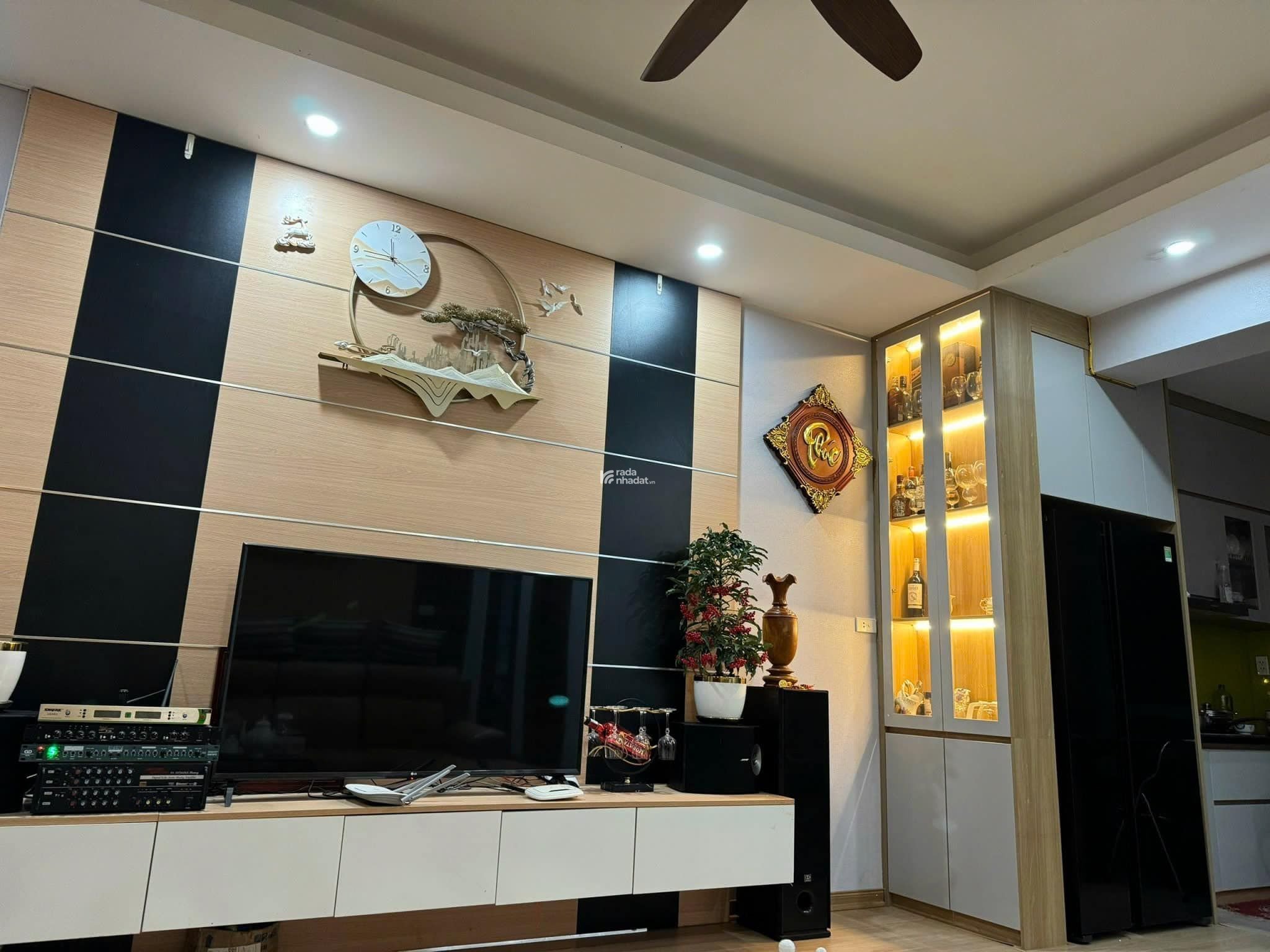 Hot 1 căn 2 phòng ngủ view trọn hồ Tây duy nhất bán lại tháng 2/2025 tại Golden Westlake DT 113m2