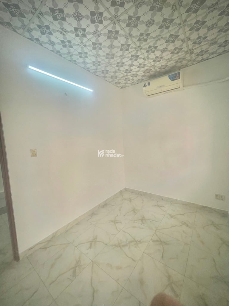 Căn Nhà 2 Tầng (2PN, 2WC) Lò Gốm, Q6 Vị Trí Trung Tâm, SHR, Hoàn công đủ, Chỉ 3,85 Tỷ