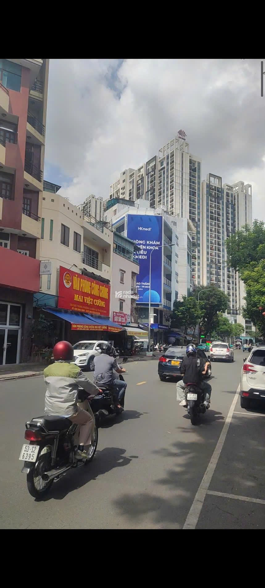 Bán gấp nhà mặt tiền Hồ Bá Kiện,P.15 Q.10, DT: 4x10m 1 lầu, giá 14 tỷ TL