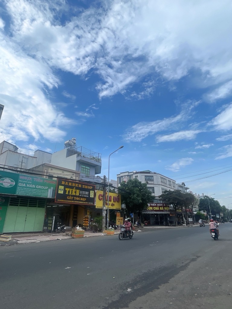 MẶT TIỀN KINH DOANH 4 TẦNG - KHU DÂN CƯ VĨNH LÔC - ĐƯỜNG 20M 