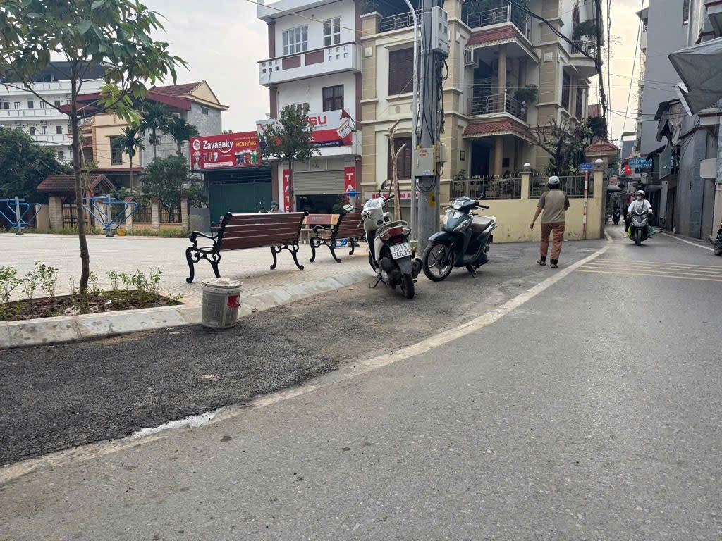 NHÀ 3 TẦNG, DÂN XÂY, KINH DOANH, OTO, 2 THOÁNG, 3 BƯỚC RA QL32, 13.x tỷ