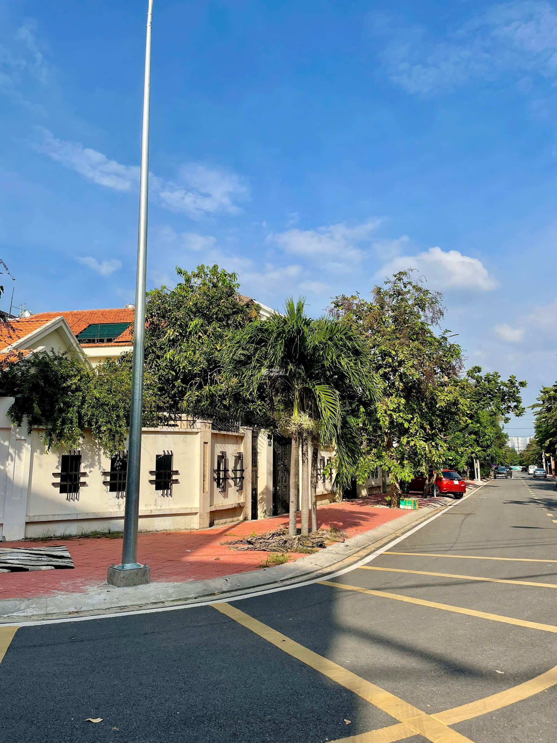 BÁN BIỆT THỰ 5 TẦNG  HẦM Ô TÔ - KHU CAO LỖ, Chánh Hưng, QUẬN 8 - Chỉ 24 Tỷ