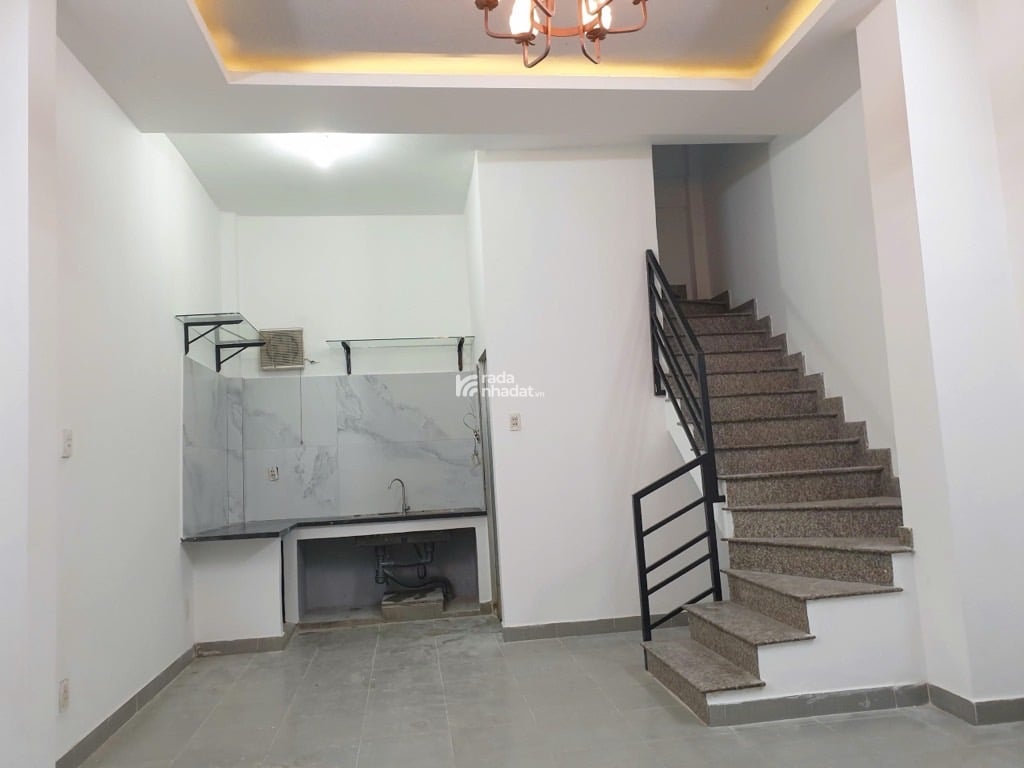 BÁN NHÀ HẺM XE HƠI, 2 TẦNG GẦN ĐH CẢNH SÁT, DÒNG TIỀN ỔN ĐỊNH, 4,5X9 CHỈ 5,3 TỶ.