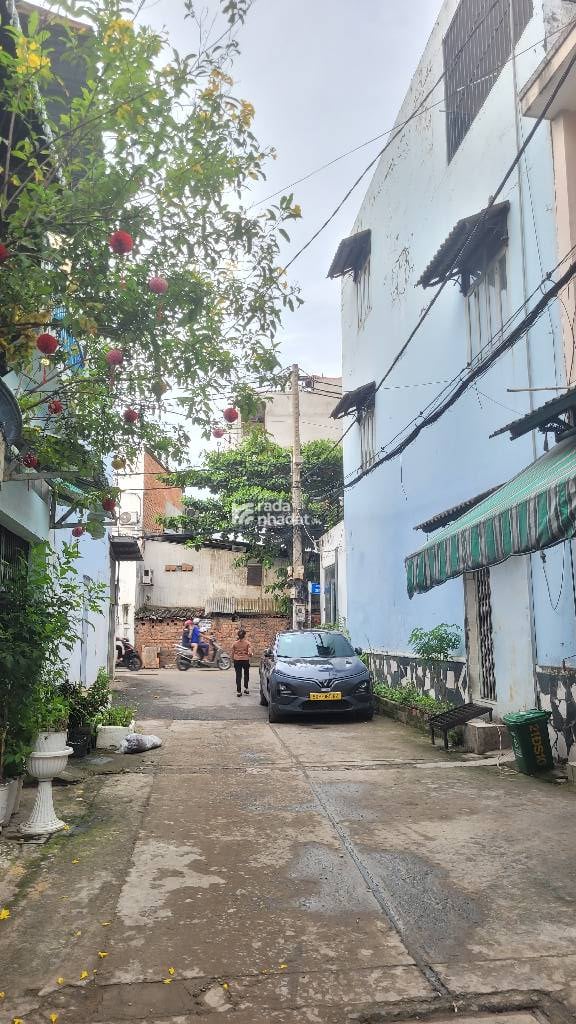 Nhà đẹp BTCT 3 tầng, HXH né nhau, ngay siêu thị AEON 