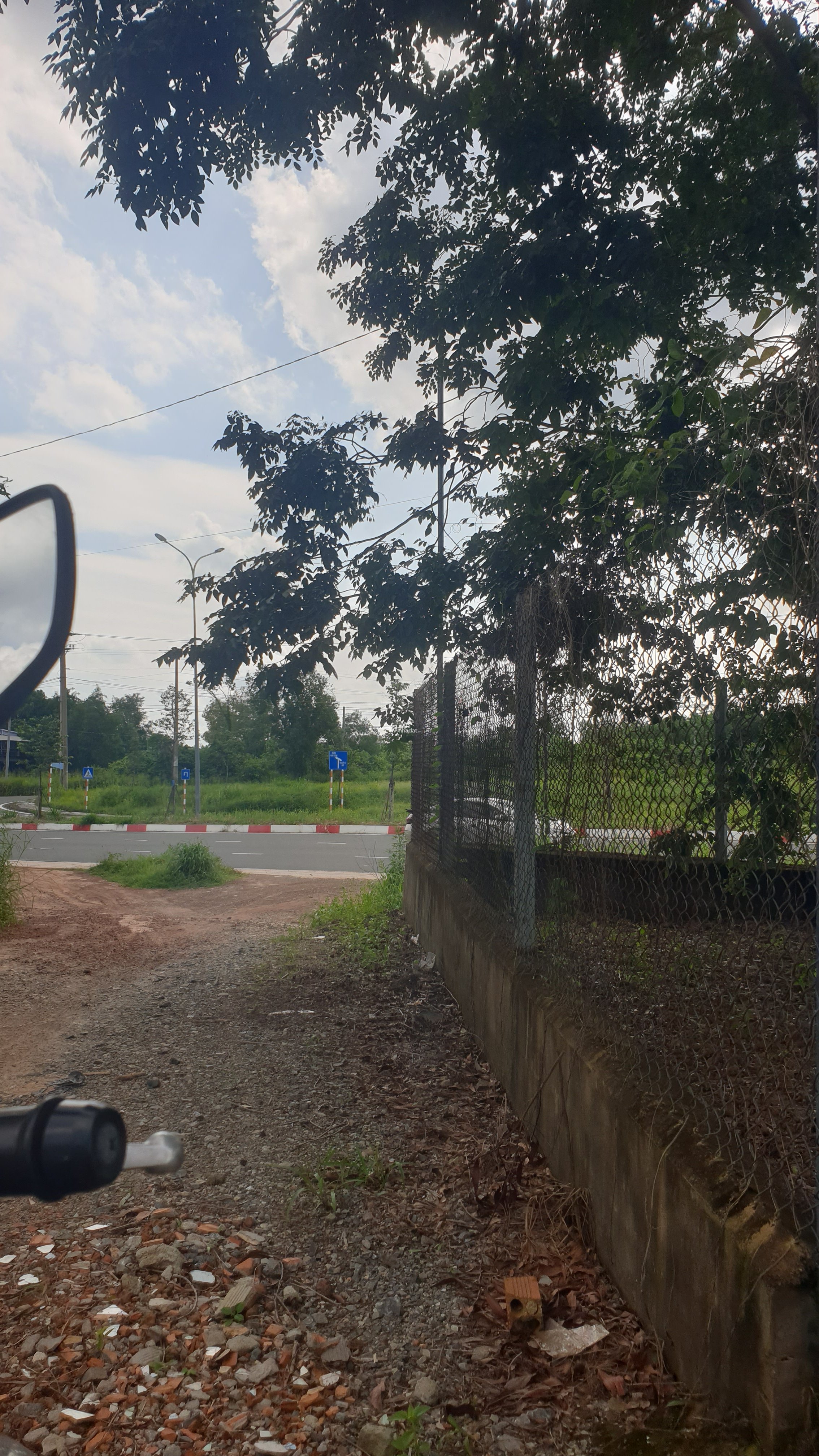 Bán đất hẻm xe hơi đường hùng vương, ngay trung tâm xã