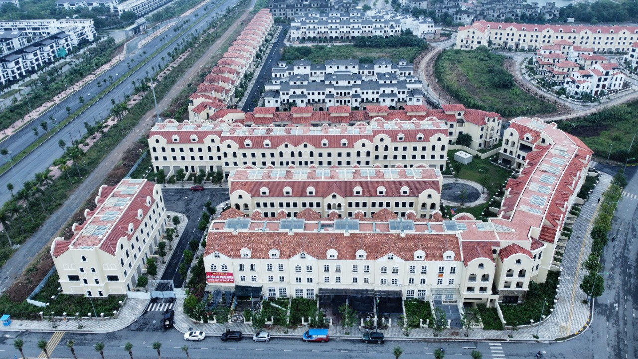 BÁN BIỆT THỰ KĐT NAM AN KHÁNH, GẦN HỒ MẶT ĐƯỜNG 40M DT 278 M2 XÂY 4T CHỦ CẦN BÁN