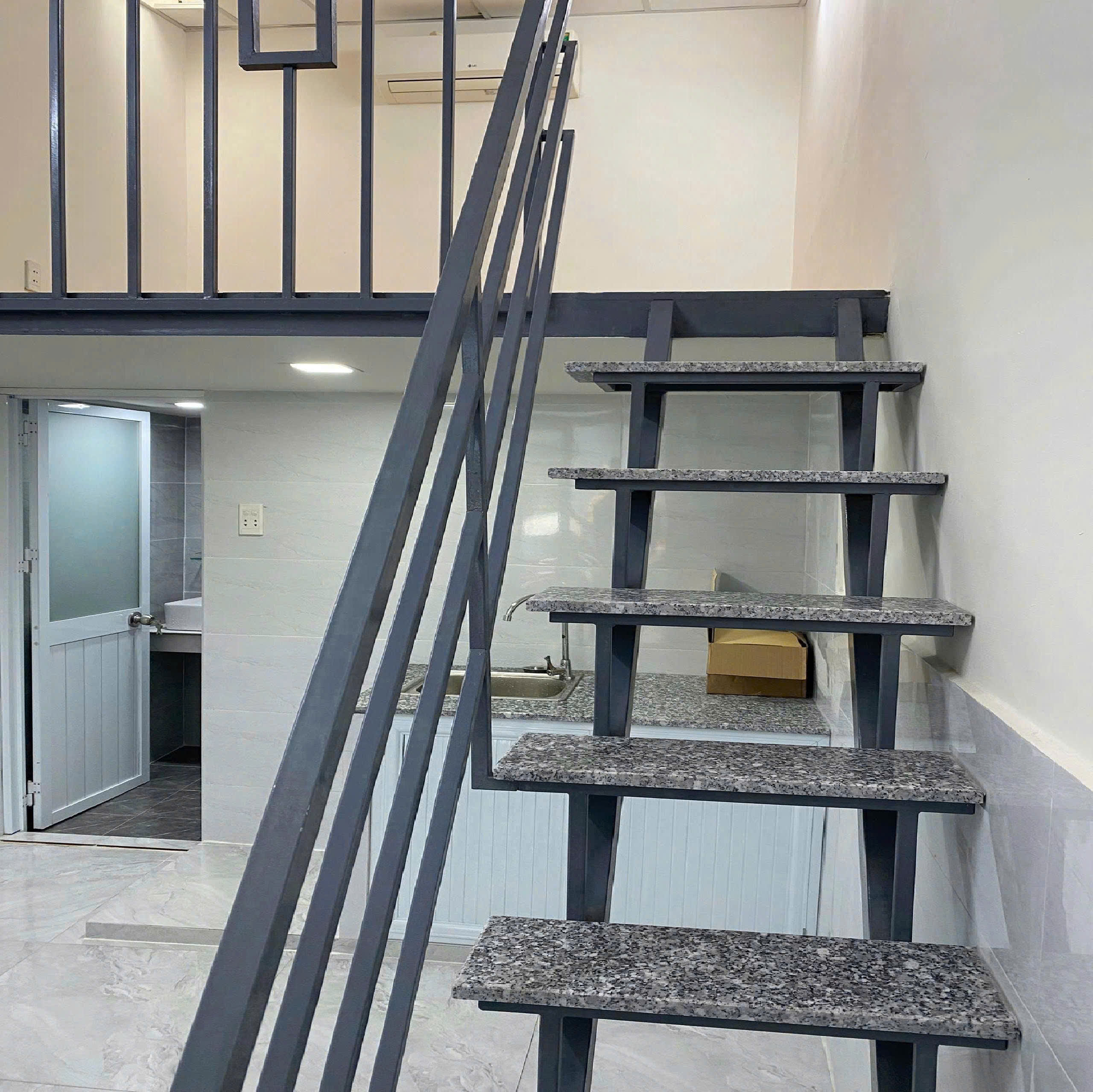 Nhà mới hẻm Cách Mạng Tháng Tám - Quận 3 - Sổ vuông 29 m2 - 3.7 tỷ