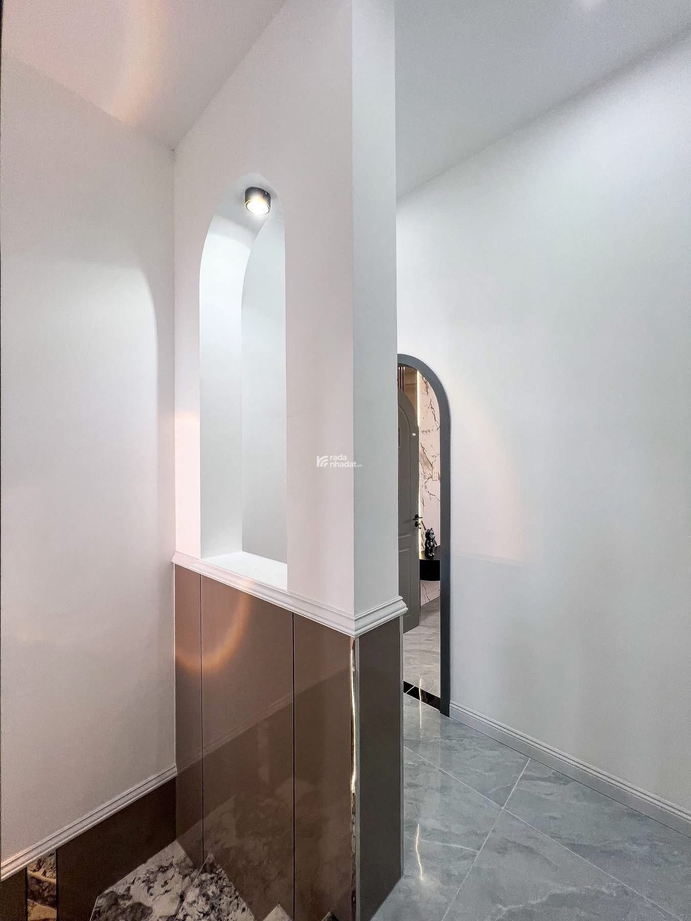 Nhà Phố Trung Tâm Thủ Dầu Một - Ô Tô Ra Vào Thoải Mái - Sổ Hồng Sẵn