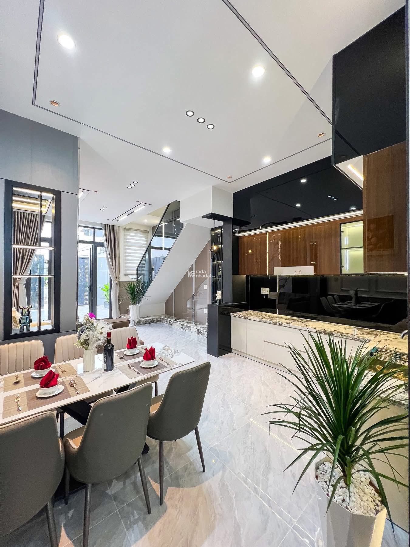 Nhà Phố Trung Tâm Thủ Dầu Một - Ô Tô Ra Vào Thoải Mái - Sổ Hồng Sẵn