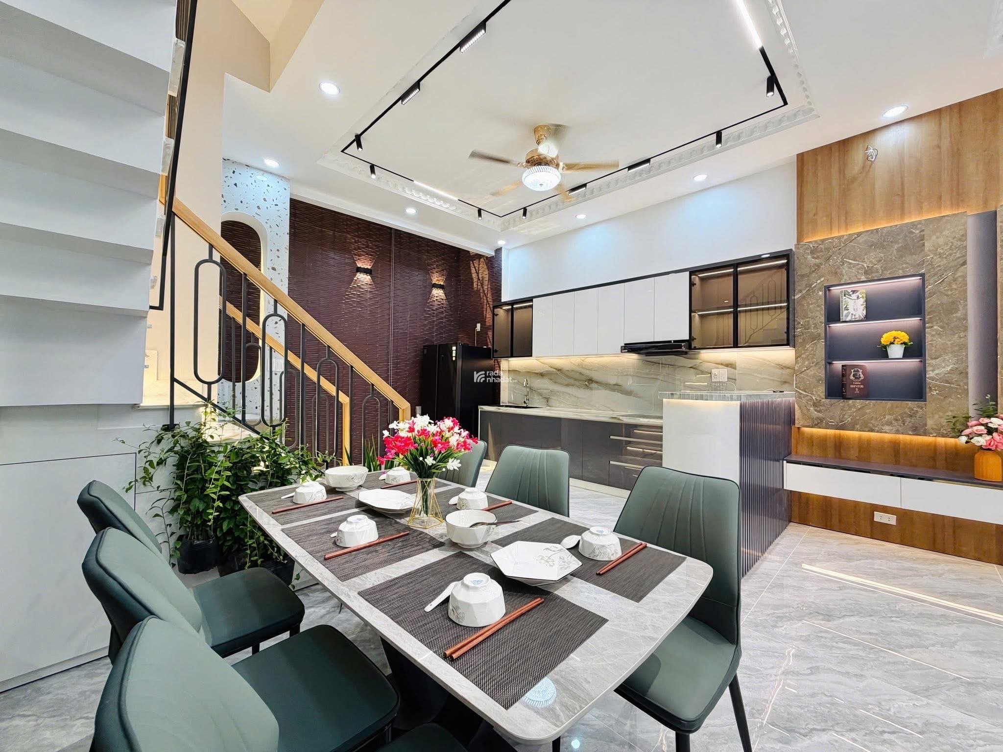 NHÀ MỚI HOÀN THIỆN Đ.BÙI QUANG LÀ - 3 TẦNG - 5.5x11 - KẾ EMART 2 - CHỈ 6.8 TỶ TL