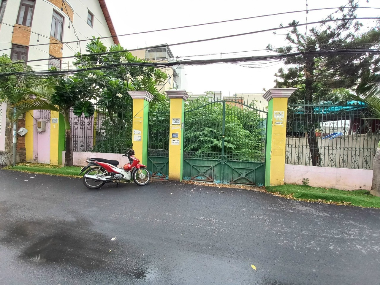 nhà nát mặt tiền 793/55/1 khu kiều đàm phường tân hưng quận 7. dt 12.3x26m