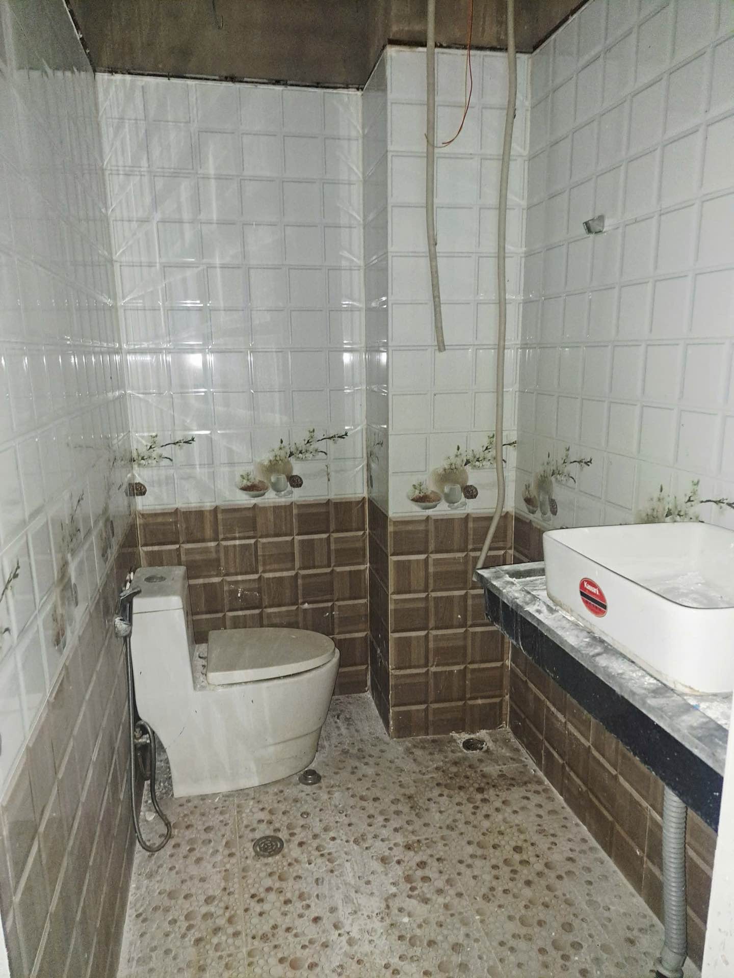 Nhà 3 tầng, đường 12m Nguyễn Hữu Tiến, 76m2, nhà cũ tiện cải tạo, Chỉ 8.6 tỷ