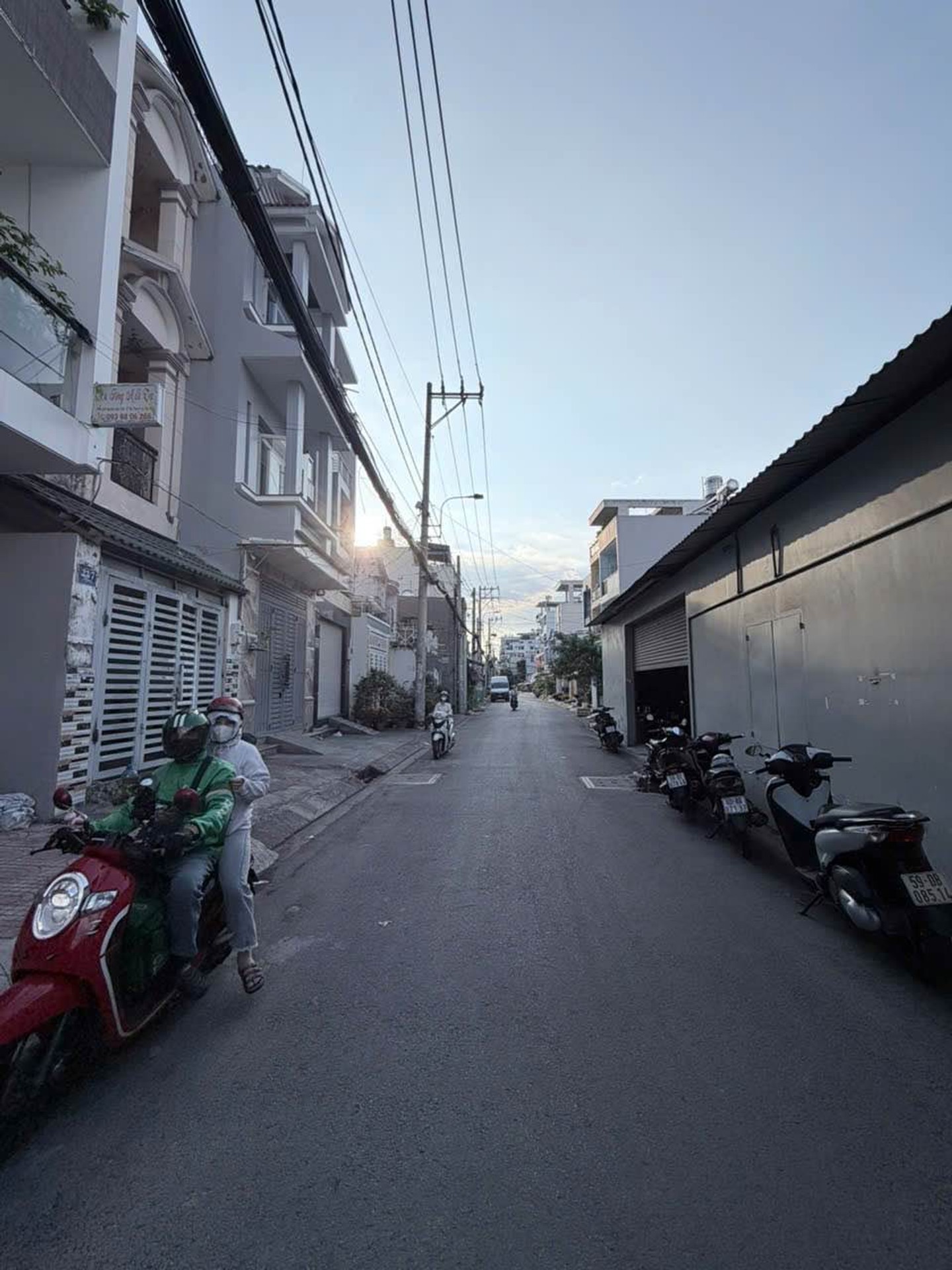 Nhà 3 tầng, đường 12m Nguyễn Hữu Tiến, 76m2, nhà cũ tiện cải tạo, Chỉ 8.6 tỷ