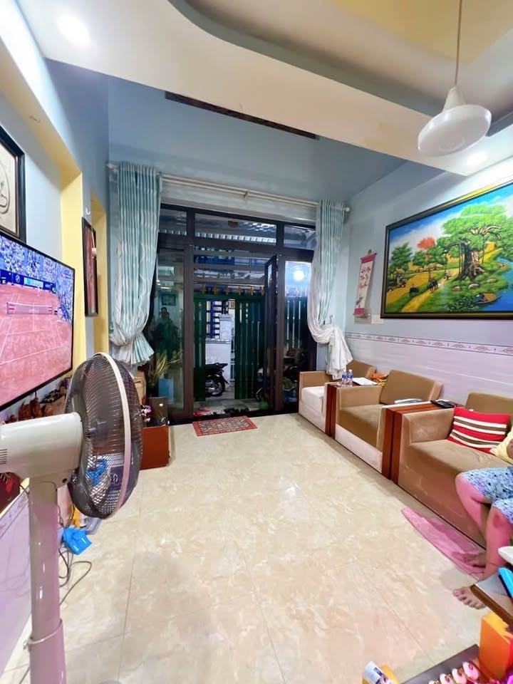 Kẹt tiền bán gấp nhà đường Vườn Chuối, Phường 4, Quận 3, Giá 3 tỷ 420, Diện tích 46.8m2