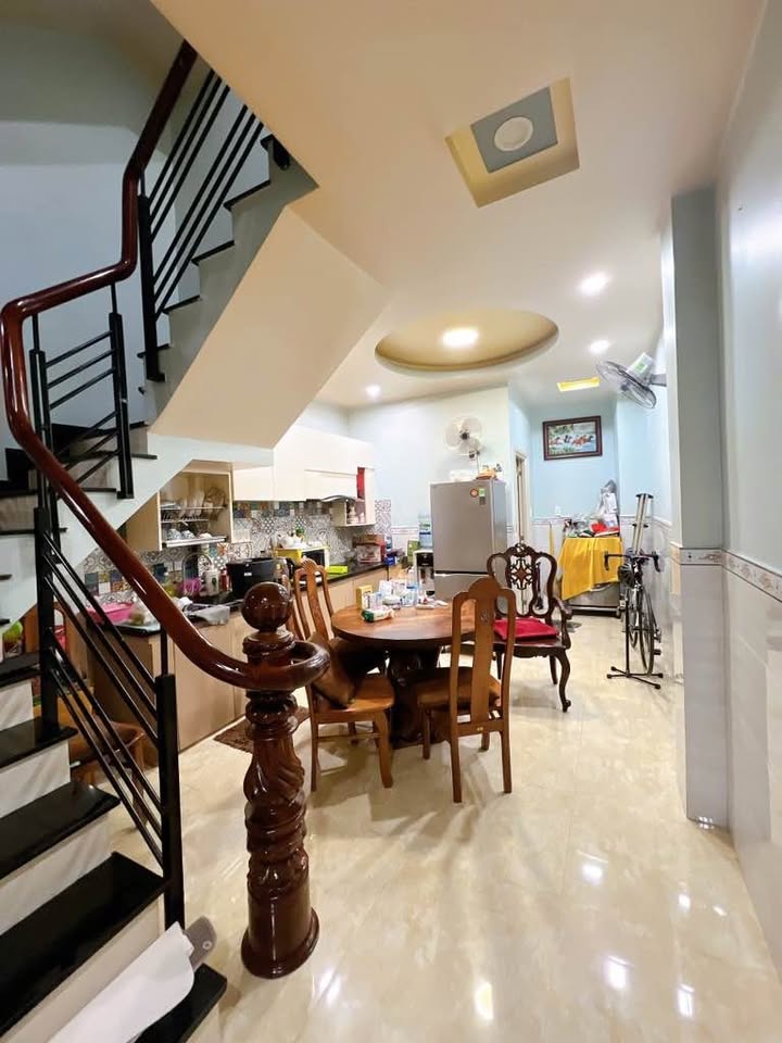 Kẹt tiền bán gấp nhà đường Vườn Chuối, Phường 4, Quận 3, Giá 3 tỷ 420, Diện tích 46.8m2