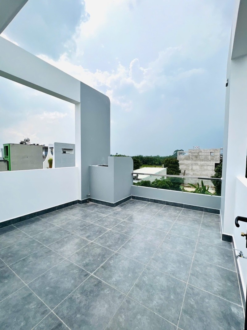 Bán Nhà Long Phước Thủ Đức - HXH - 3 Tầng - 3PN. Giá Nhỉnh 4 Tỷ