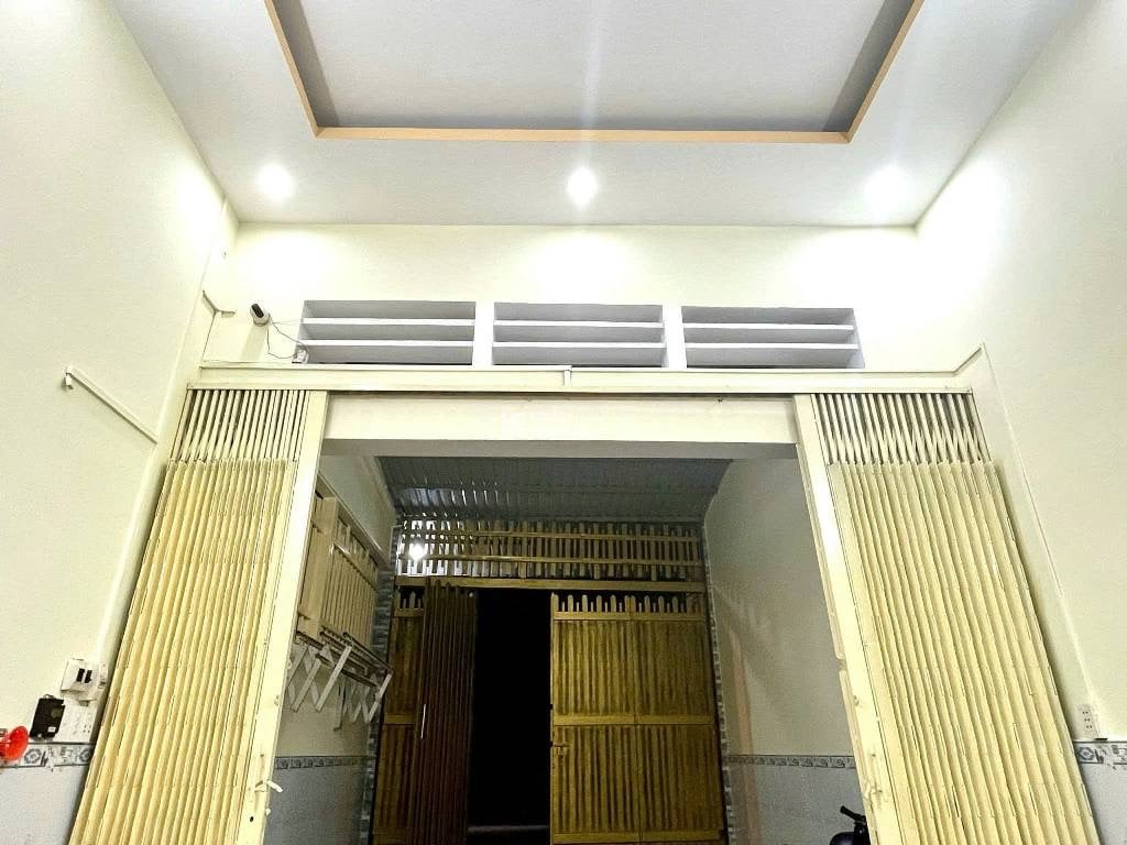 Bán nhà mặt tiền gàn phan văn hớn quận 12