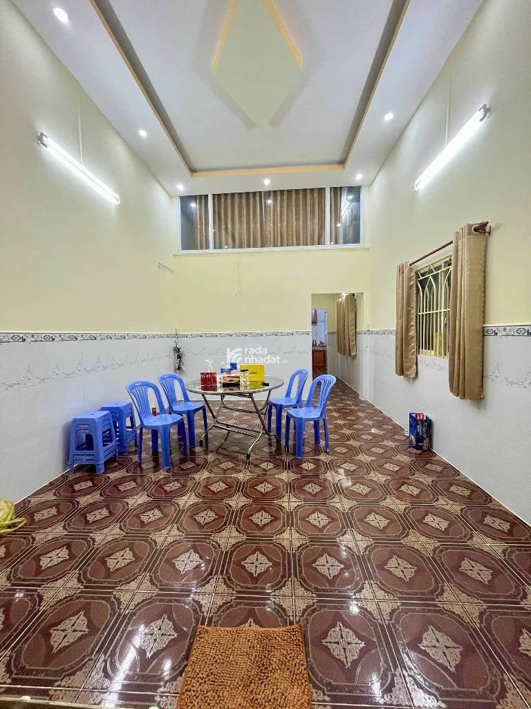 Bán nhà mặt tiền gàn phan văn hớn quận 12