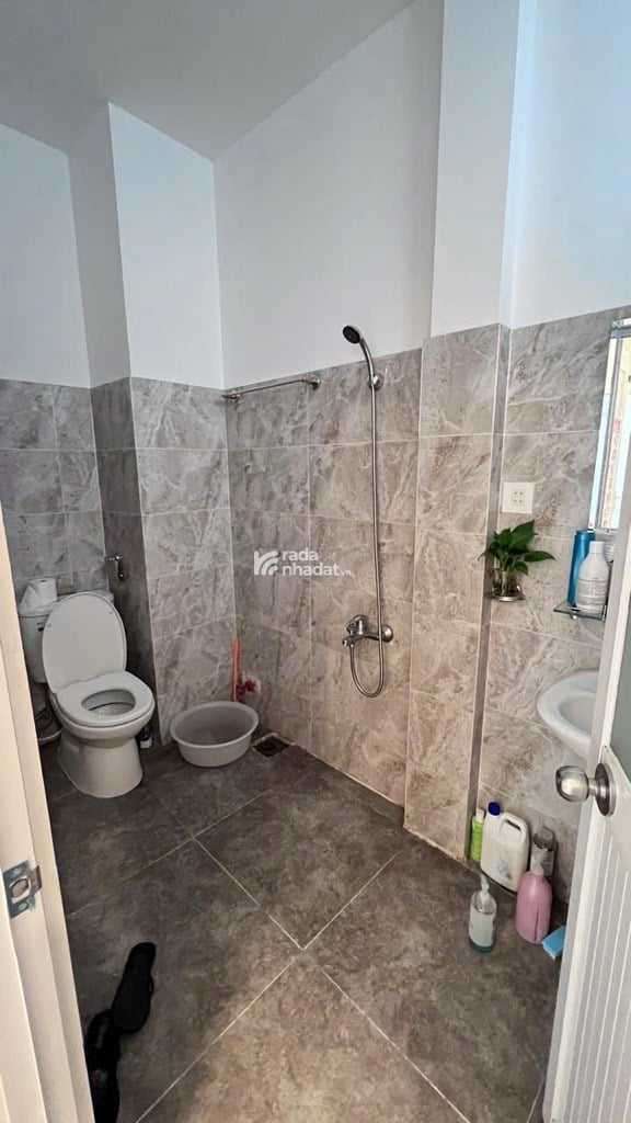 BÁN NHÀ HOÀNG VĂN THỤ – PHƯỜNG 4 – QUẬN TÂN BÌNH - HẺM TRƯỚC NHÀ 6M - ĐANG CHO THUÊ 25 TRIỆU/TH