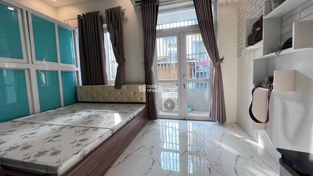 BÁN NHÀ HOÀNG VĂN THỤ – PHƯỜNG 4 – QUẬN TÂN BÌNH - HẺM TRƯỚC NHÀ 6M - ĐANG CHO THUÊ 25 TRIỆU/TH