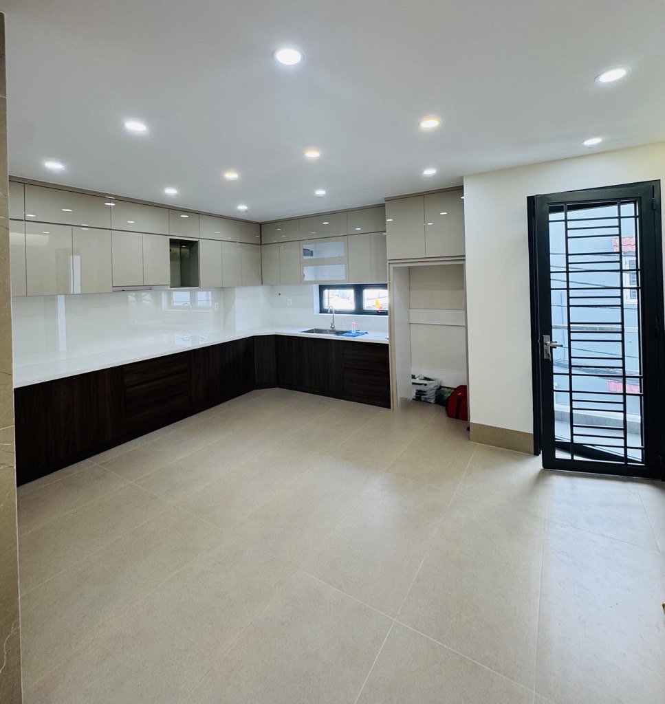 GẦN TÂN PHÚ VÀ QUẬN 6 - NHÀ MỚI TOANH 5 TẦNG - Ở VÀ KINH DOANHHương lộ 2 BTĐA Bình Tân,
