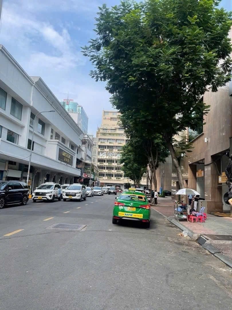 BÁN NHÀ MT SIÊU VIP ĐÔNG DU, P. BẾN NGHÉ, Q.1_DT: 8.3x24m_CN: 187m2_GIÁ 335 TỶ